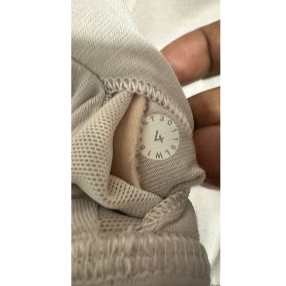 Lululemon tank top size 4 - Picture 7 of 7